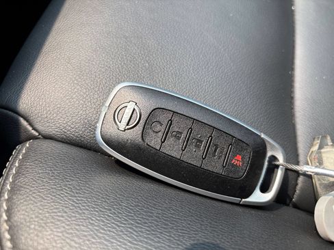 Used 2026 Nissan Rogue SL AWD/4WD image 18