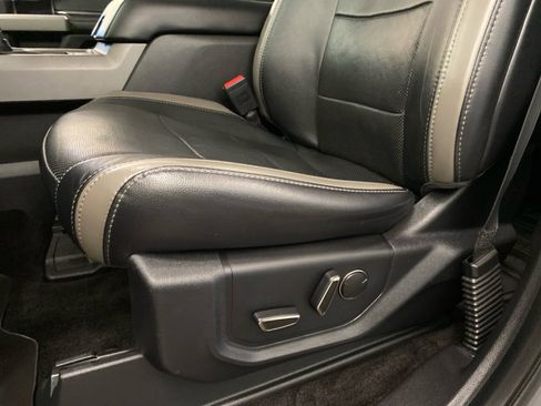 Used 2018 Ford F150 Raptor w/ Equipment Group 802A Luxury image 16