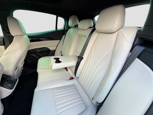 Used 2023 Maserati Grecale Modena AWD/4WD image 21