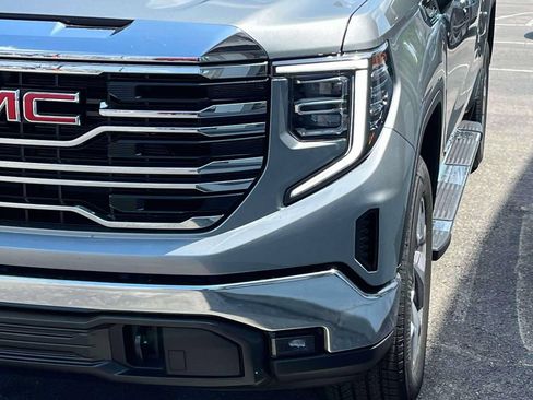 New 2026 GMC Sierra 1500 SLT w/ SLT Premium Package AWD/4WD image 9