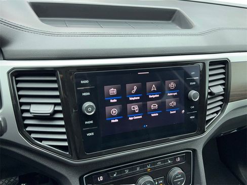 Used 2023 Volkswagen Atlas SE w/ Panoramic Sunroof Package image 26