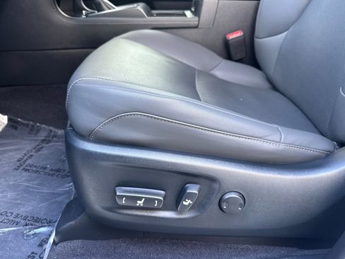 Used 2023 Lexus GX 460 Premium image 13