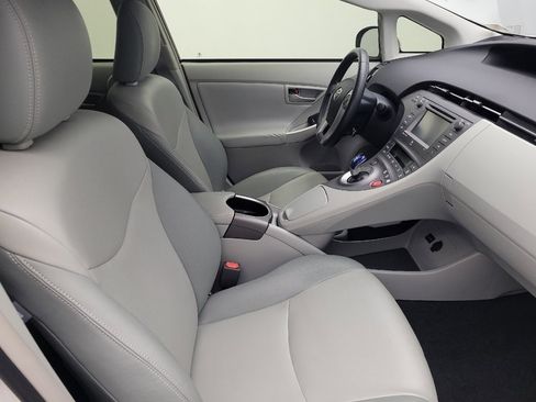 Used 2015 Toyota Prius Five image 21