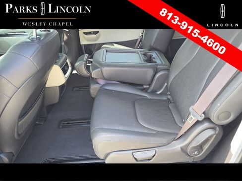 Used 2022 Kia Carnival LX FWD image 14
