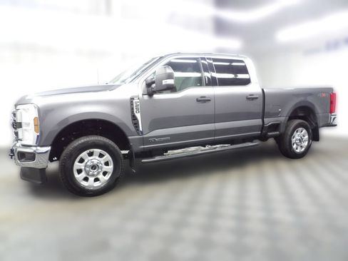 Used 2024 Ford F250 XLT AWD/4WD image 7