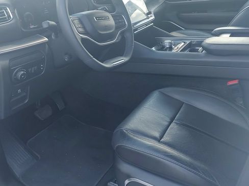 Used 2024 Jeep Wagoneer Series II w/ Flexible Seating Group RWD image 11