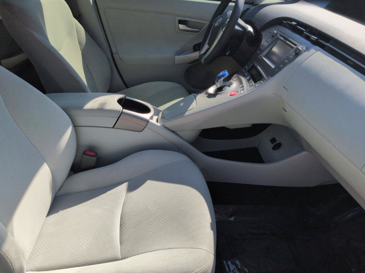 Used 2014 Toyota Prius Three FWD image 16