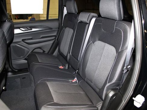 New 2025 Jeep Grand Cherokee Laredo X w/ Luxury Tech Group I image 27