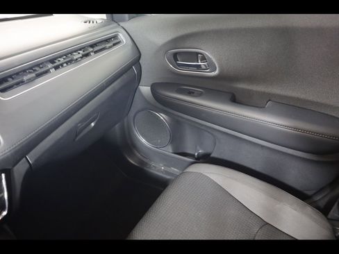 Used 2022 Honda HR-V EX image 16