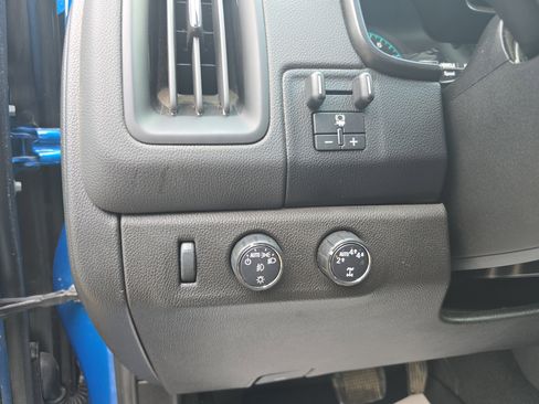 Used 2022 Chevrolet Colorado LT w/ LT Convenience Package image 19