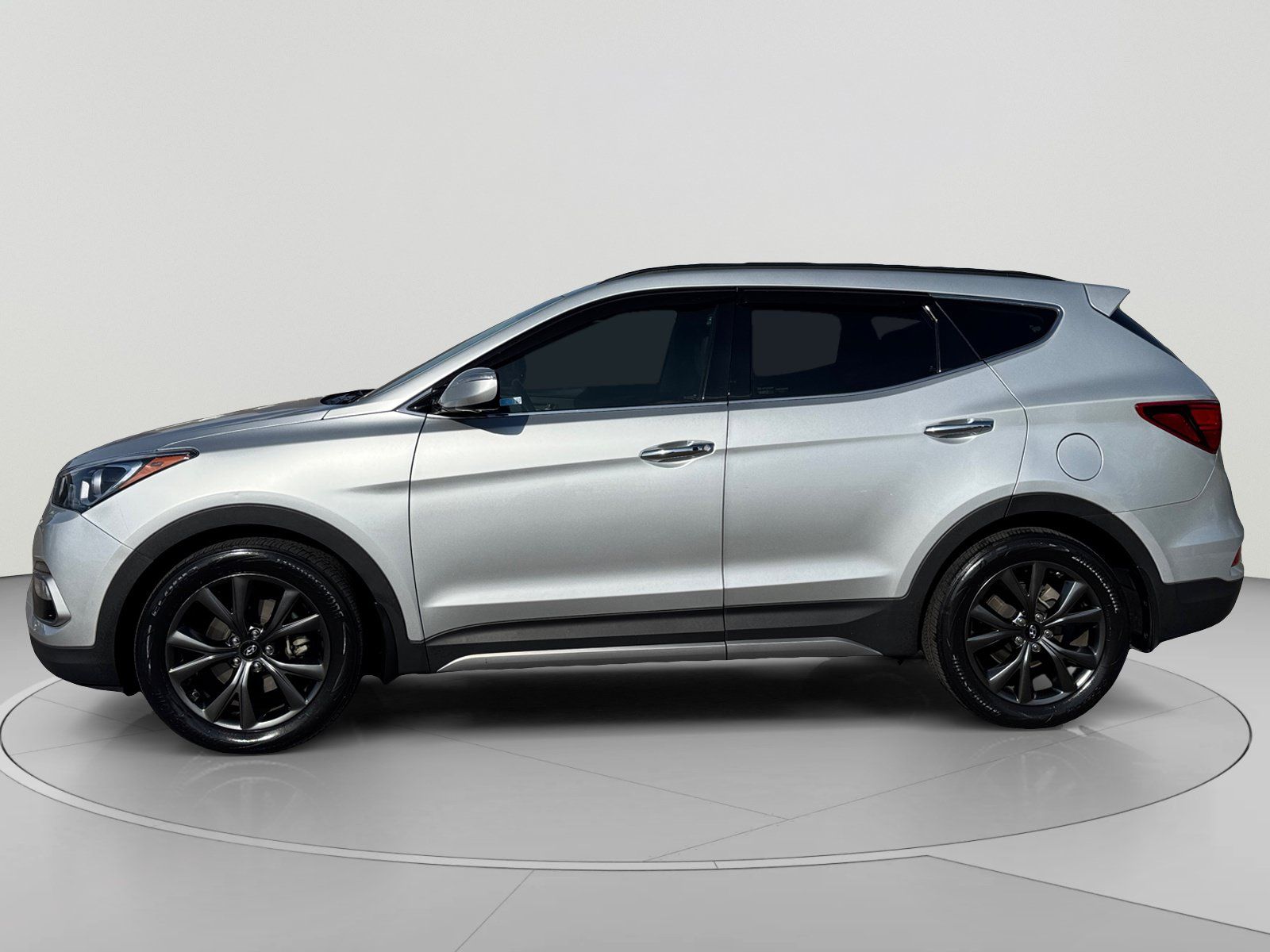 Used 2017 Hyundai Santa Fe Sport AWD/4WD image 2