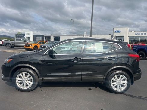 Used 2018 Nissan Rogue Sport SV w/ SV Technology Package image 2