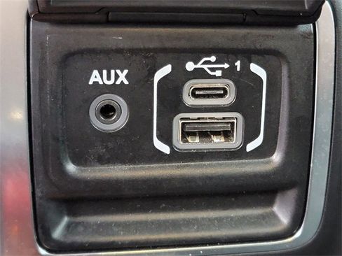 Certified 2019 Jeep Wrangler Unlimited Sahara image 8