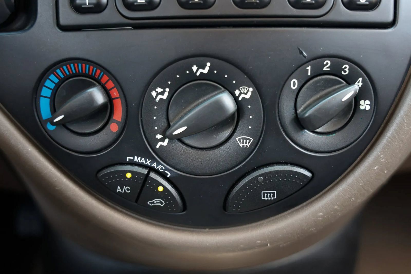 Used 2004 Ford Focus SE FWD image 28