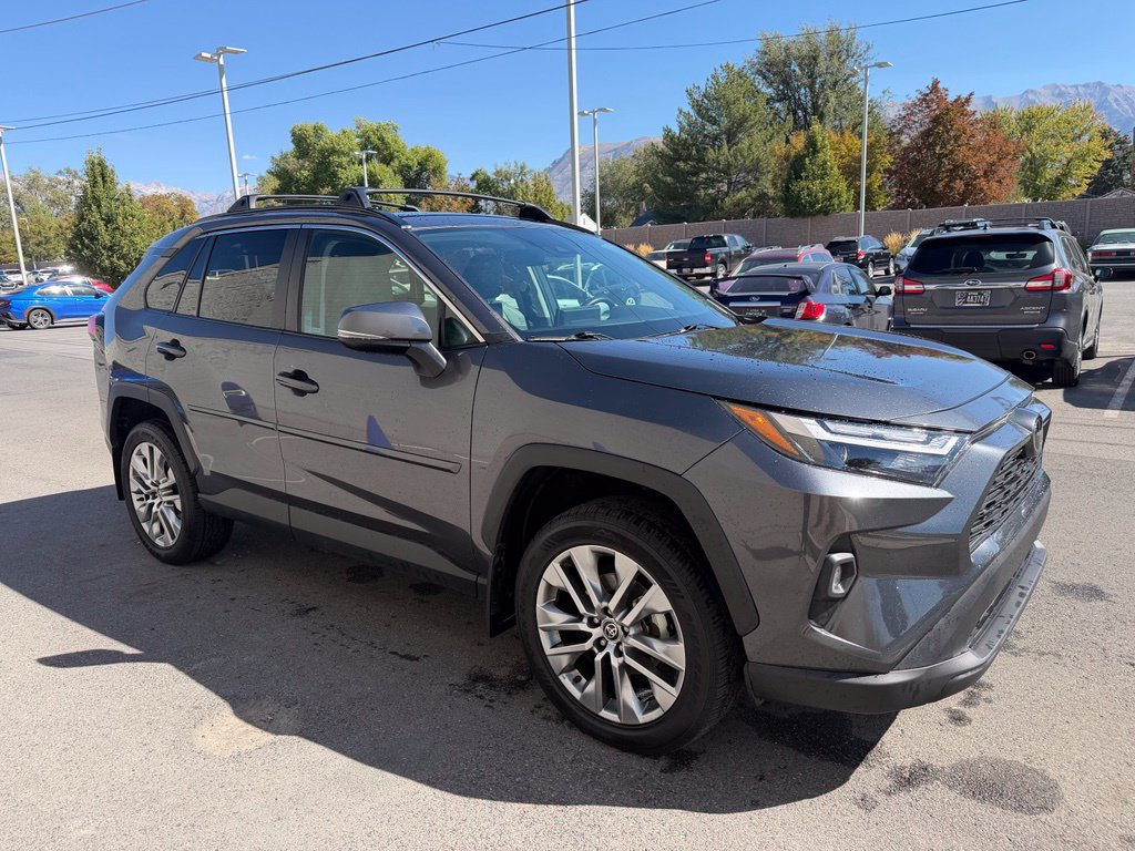Used 2022 Toyota RAV4 XLE Premium AWD/4WD image 7