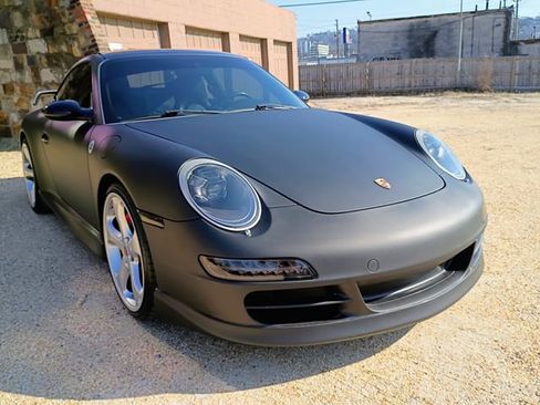 Used 2005 Porsche 911 Carrera S image 2