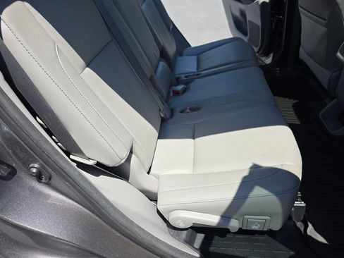 Used 2017 Toyota Highlander XLE AWD/4WD image 17