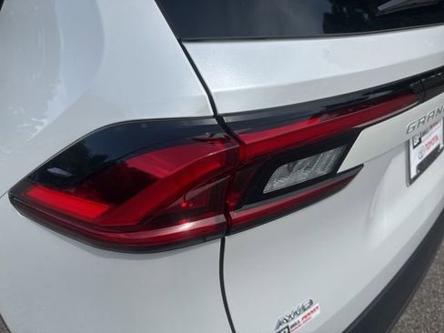 Used 2024 Toyota Grand Highlander AWD image 10