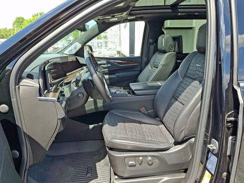 Used 2023 Cadillac Escalade Premium Luxury Platinum AWD/4WD image 12