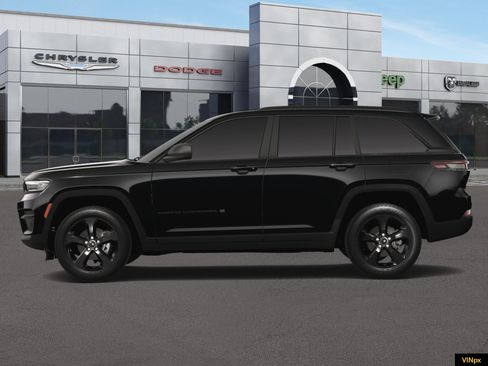 New 2025 Jeep Grand Cherokee Altitude image 3