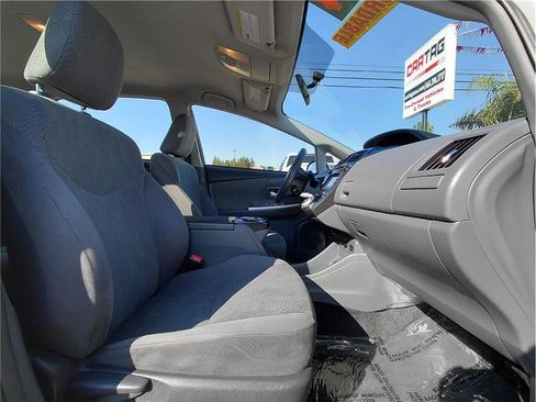Used 2014 Toyota Prius V Two image 17