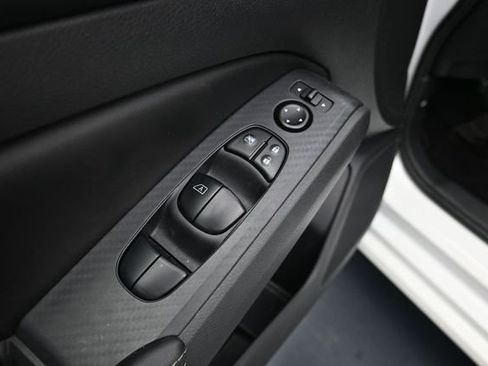 Used 2025 Nissan Altima 2.5 SV FWD image 13
