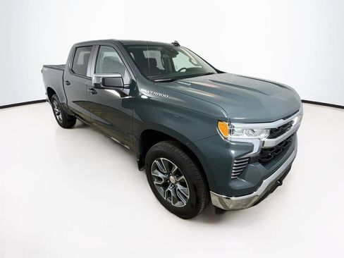 Used 2025 Chevrolet Silverado 1500 LT AWD/4WD image 3