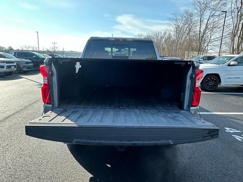 Used 2019 Chevrolet Silverado 1500 High Country w/ Technology Package image 16