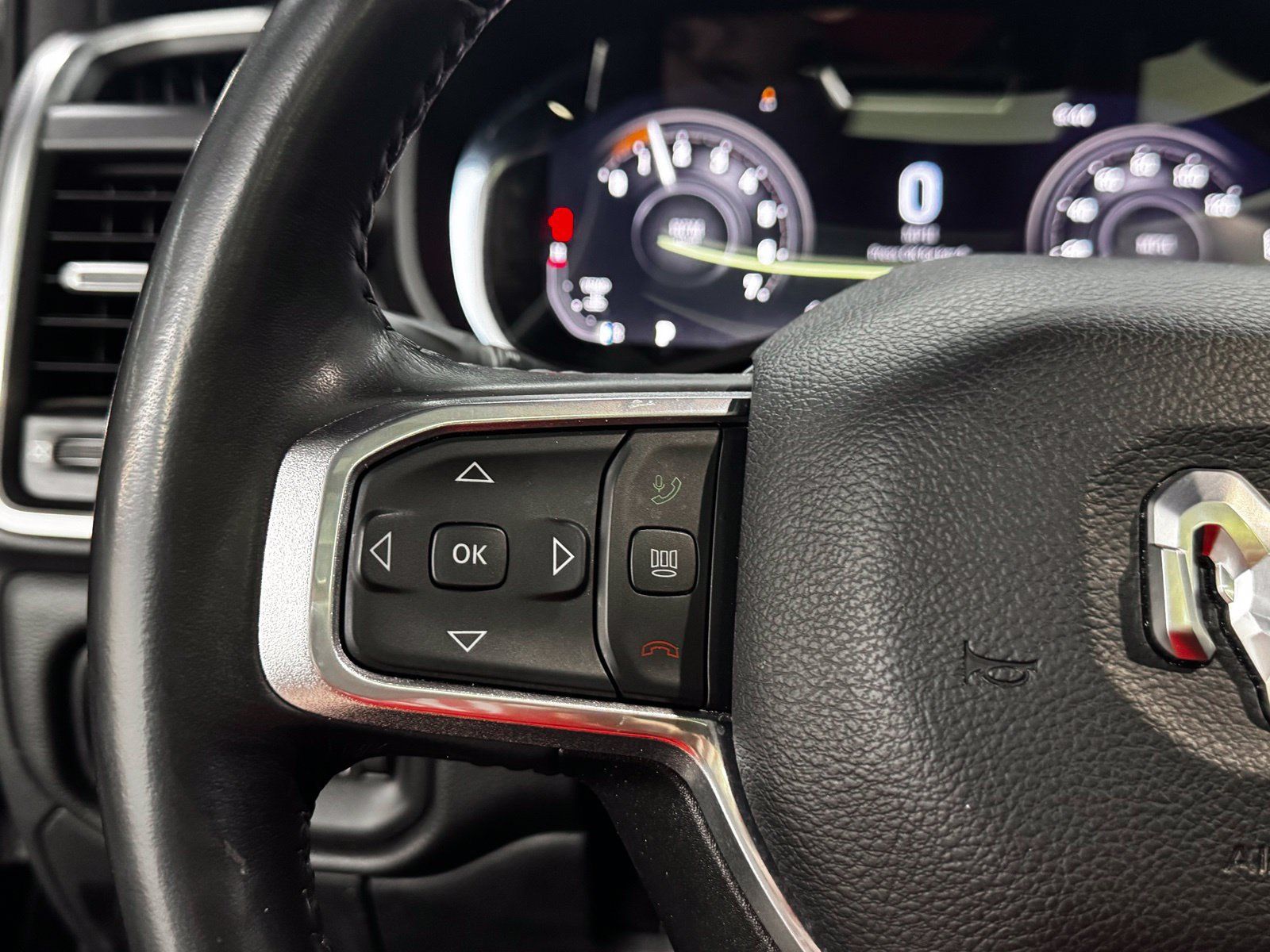Used 2023 RAM 1500 Laramie AWD/4WD image 25