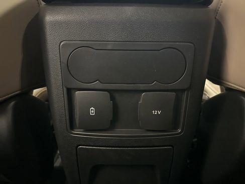 Used 2023 Ford Explorer XLT w/ Equipment Group 202A AWD/4WD image 27