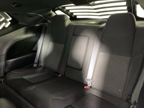 Used 2017 Dodge Challenger R/T image 29