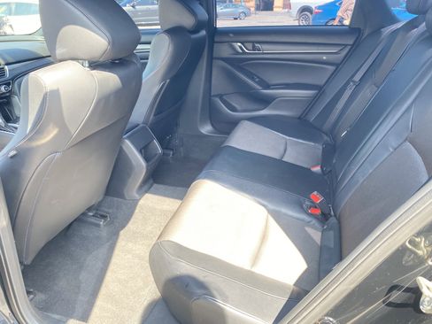 Used 2018 Honda Accord Sport image 16
