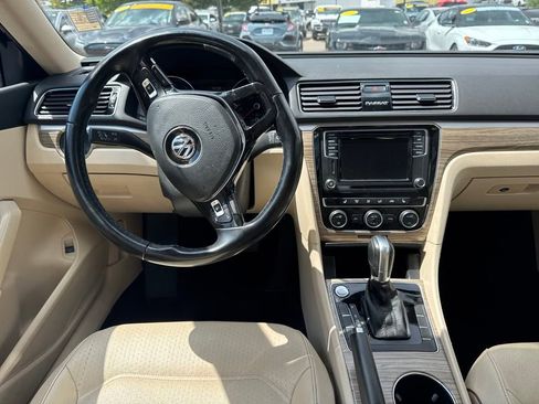 Used 2018 Volkswagen Passat 2.0T SE image 36