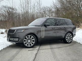Used 2023 Land Rover Range Rover SE video 1
