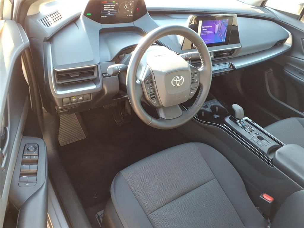 Certified 2025 Toyota Prius LE FWD image 15