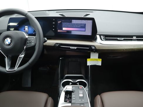 Used 2025 BMW X1 xDrive28i w/ Technology Package image 13