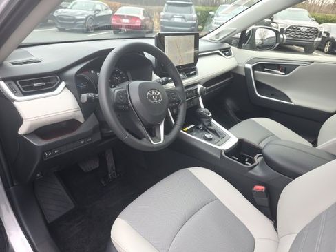 Used 2025 Toyota RAV4 Limited image 16