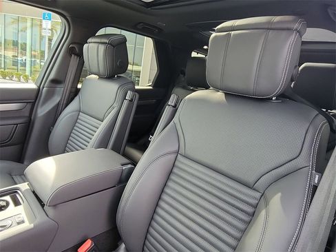 New 2026 Land Rover Discovery Limited Edition image 26