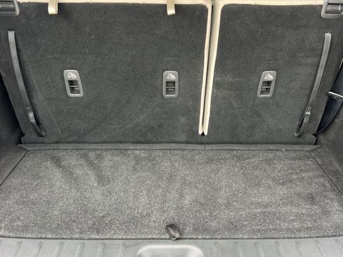 Used 2022 Nissan Pathfinder SV w/ SV Premium Package image 19