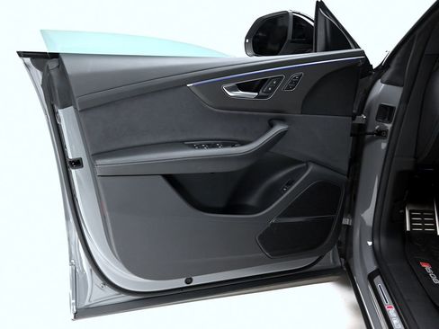 Used 2024 Audi RS Q8 image 22