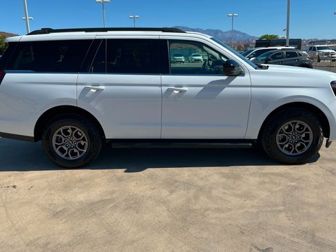 Used 2025 Ford Expedition Active AWD/4WD image 7