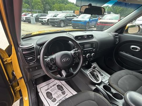 Used 2016 Kia Soul + FWD image 19