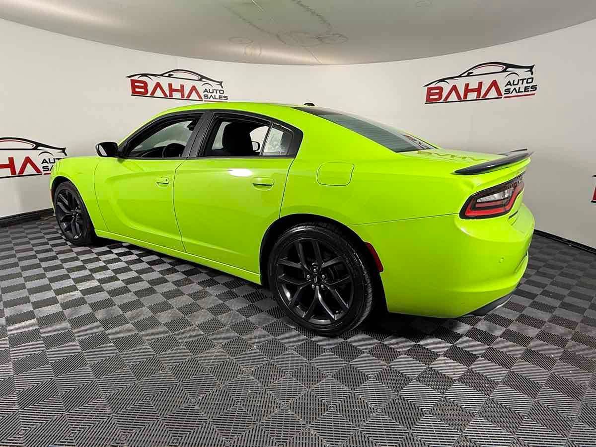Used 2019 Dodge Charger SXT w/ Blacktop Package RWD image 8