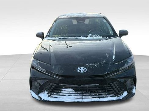 Used 2025 Toyota Camry LE image 7