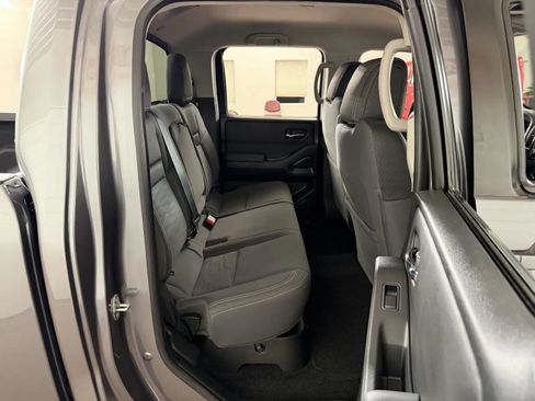 Used 2022 Nissan Frontier SV w/ Technology Package AWD/4WD image 29
