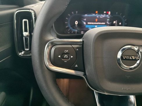 Used 2023 Volvo XC40 B5 Core image 26