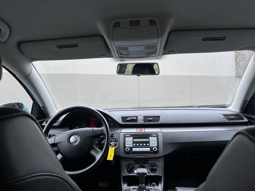 Used 2008 Volkswagen Passat 2.0T FWD image 11