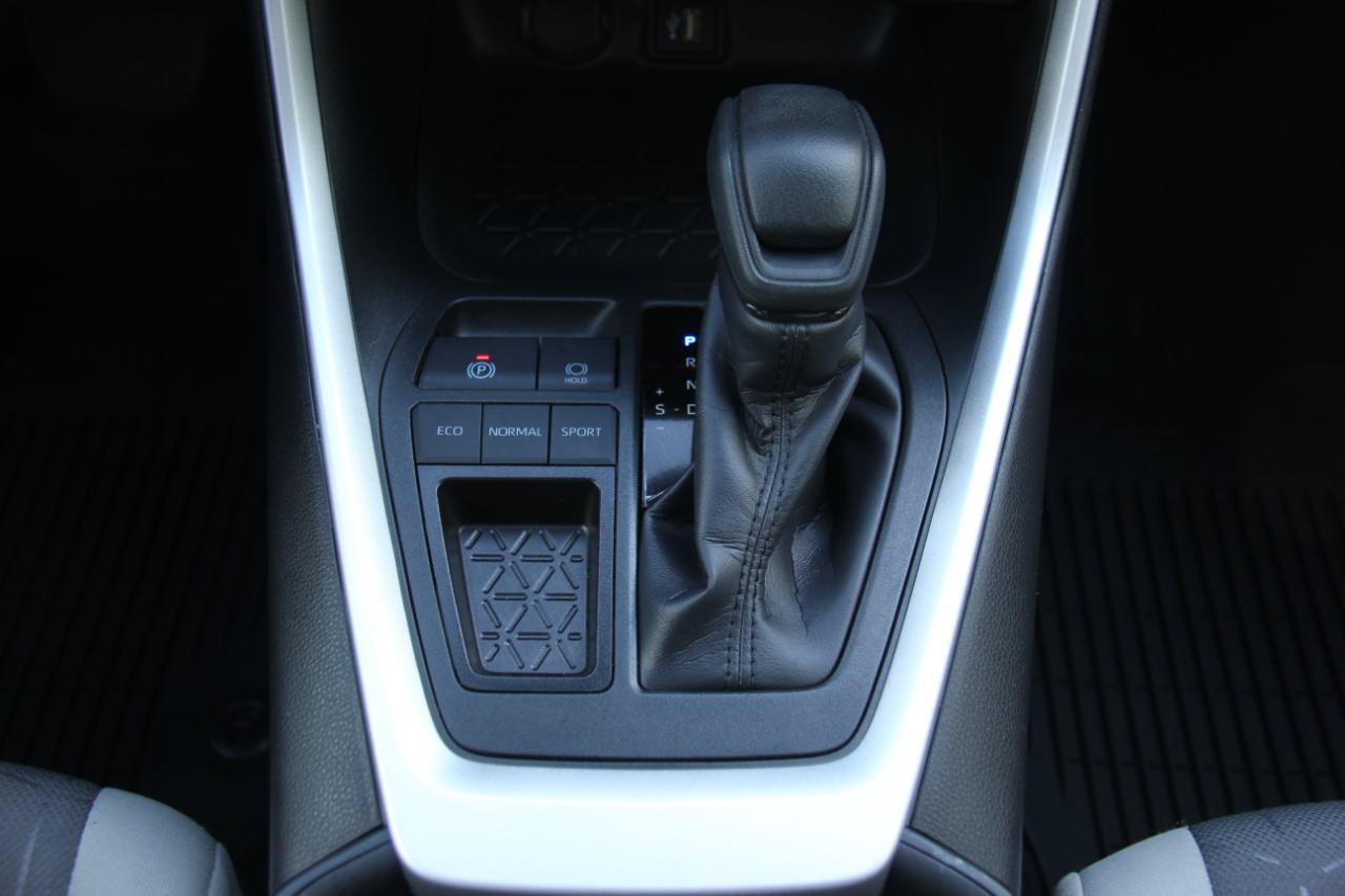 Used 2025 Toyota RAV4 XLE w/ Convenience Package FWD image 16