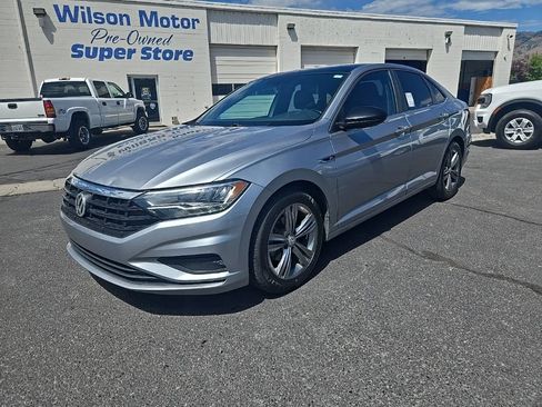 Used 2020 Volkswagen Jetta R-Line FWD image 1