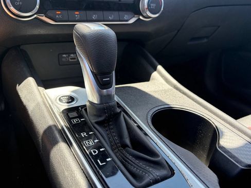 Used 2025 Nissan Altima 2.5 SV FWD image 7